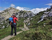 64 Il fotografo ...continua a scattare foto
